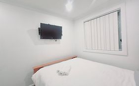 3 Bedrooms Holiday House